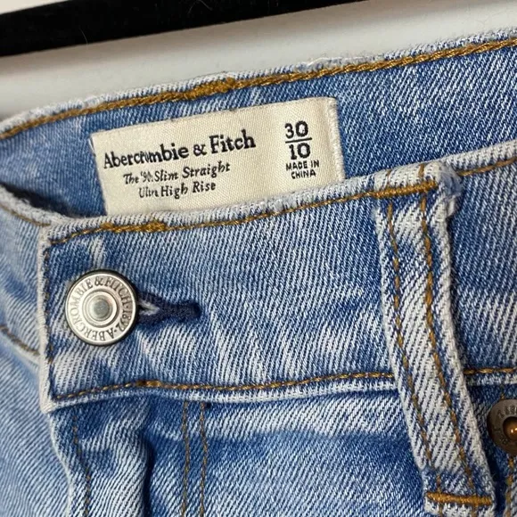 A F 90s Slim Straight Ultra High Rise Jeans