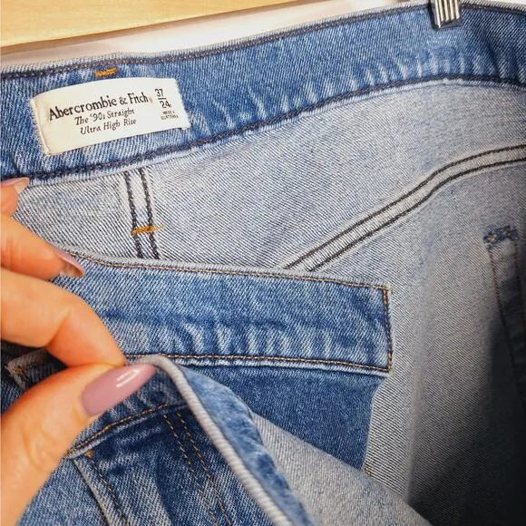 Abercrombie &amp; Fitch The 90s Straight Ultra High Rise Jeans Cross Front 37 / 24 R