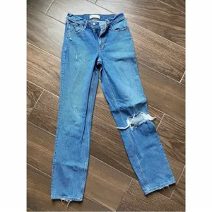 Abercrombie and Fitch Straight 90’s Jeans