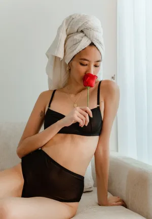 AMOR SHEER UNDERWIRE AND MESH THONG BLACK SET