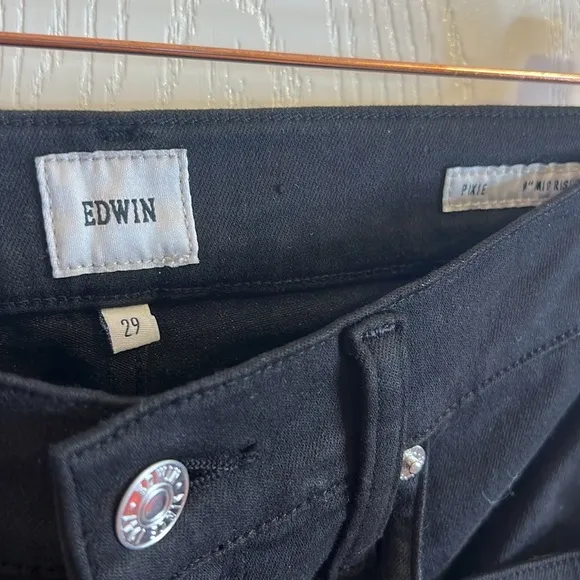 Anthropologie (Edwin) Women's Pixie Black 9&quot; Mid-Rise Skinny Jeans. Size 29