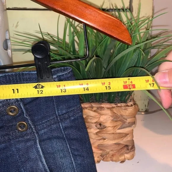 Anthropologie Pilcro Dark Wash High Rise Skinny Jeans Size 26 Button Details