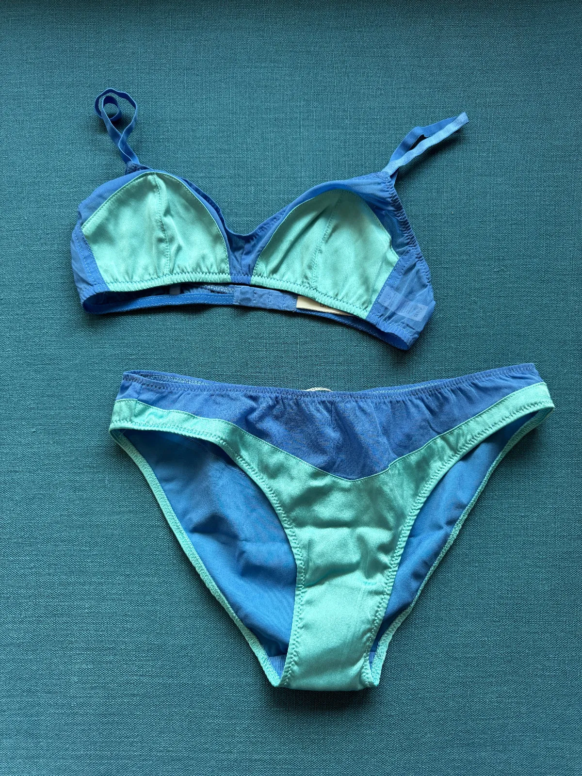 Araks: Beatrice Silk Wireless Bralette - Peekaboo