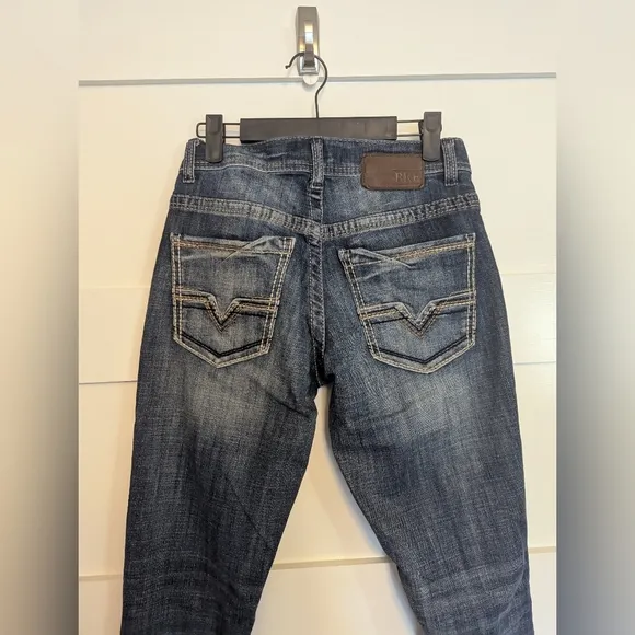 BKE Alec 28R distressed women's jeans. Straight leg denim.