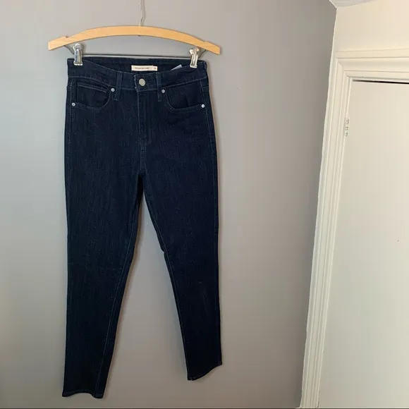 BRAND NEW WOT Levi’s 721 High Rise Skinny Jeans