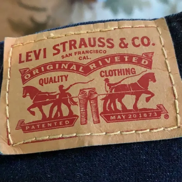 BRAND NEW WOT Levi’s 721 High Rise Skinny Jeans