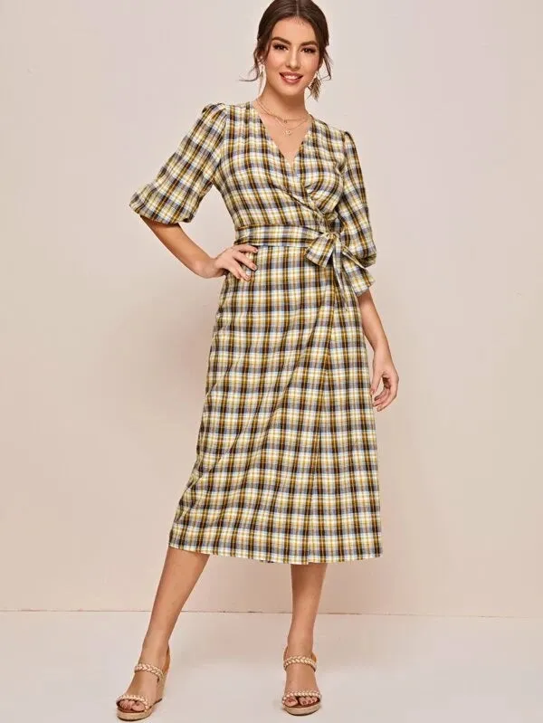 CM-DS218676 Women Casual Seoul Style V-Neck Puff Short Sleeve Tie Waist Plaid Wrap Dress