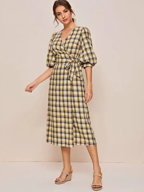 CM-DS218676 Women Casual Seoul Style V-Neck Puff Short Sleeve Tie Waist Plaid Wrap Dress