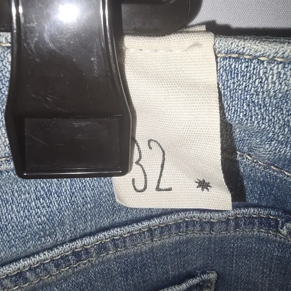 Cosmic Blue Love Jeans, Size 32 NWT Skinny