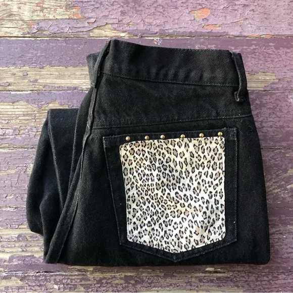 David David Vintage High Rise Black Jeans Cheetah Print Back Pockets Studded