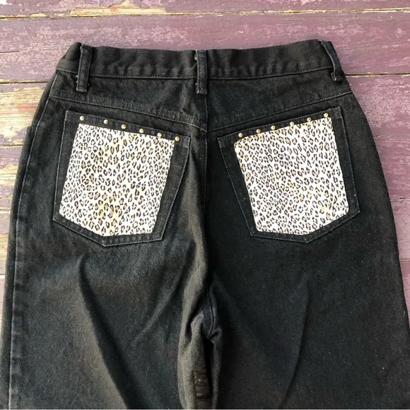 David David Vintage High Rise Black Jeans Cheetah Print Back Pockets Studded