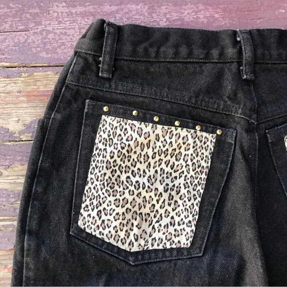David David Vintage High Rise Black Jeans Cheetah Print Back Pockets Studded