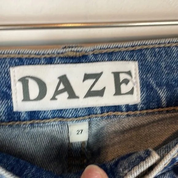Daze Fool's Gold Straight Up High Rise Straight Leg Ankle Crop Jeans 27