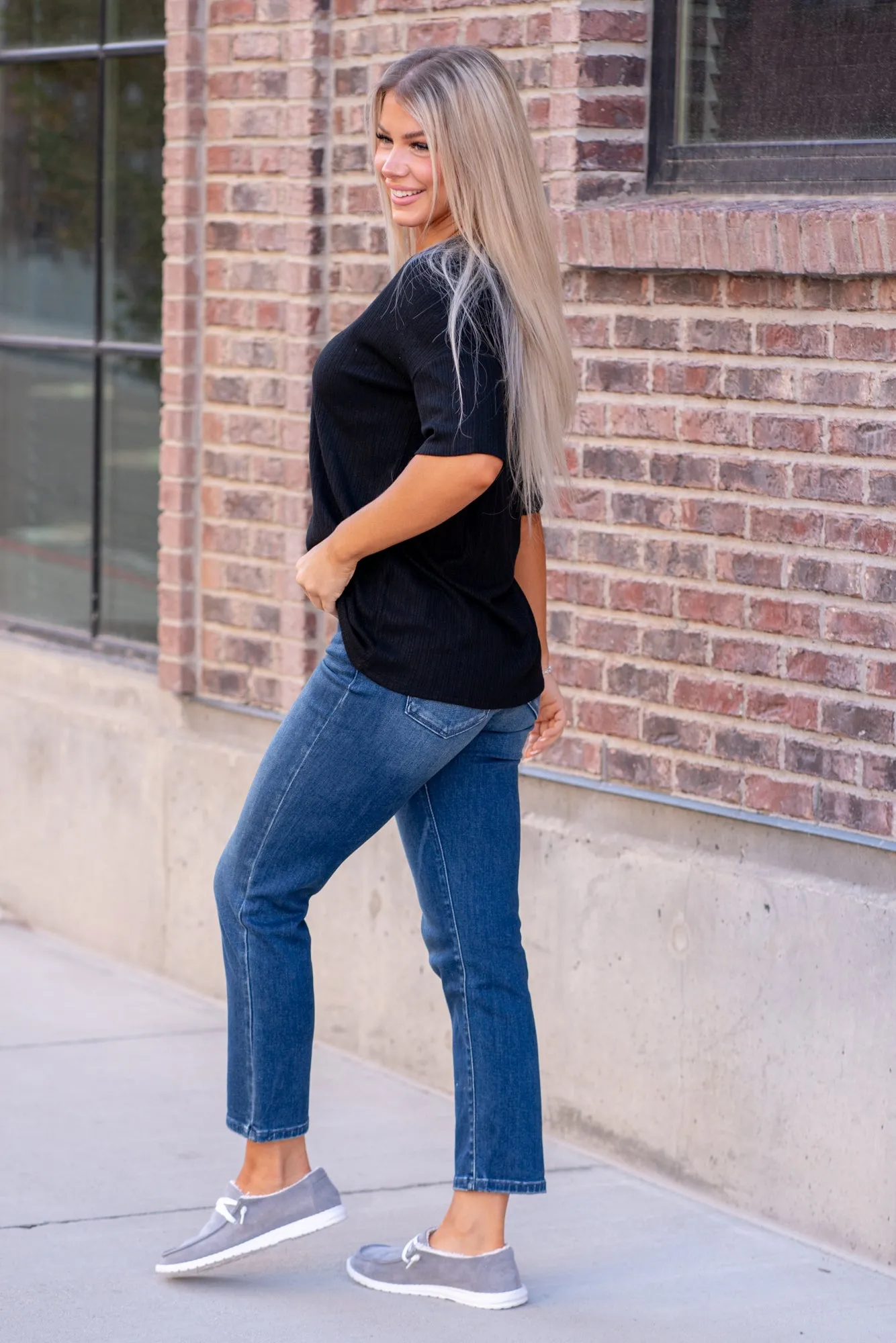 Dolores Mid Rise Slim Straight