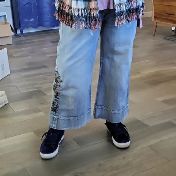 Driftwood Charlee Blossom Jeans Embroidered Crop Wide-leg Denim Size 30