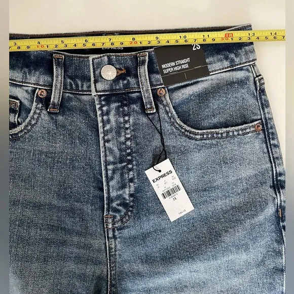 Express Modern Straight Leg Super High Rise Distressed Blue Jeans Women’s 2S NWT