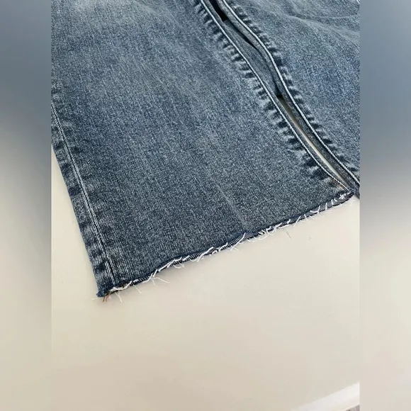 Express Modern Straight Leg Super High Rise Distressed Blue Jeans Women’s 2S NWT