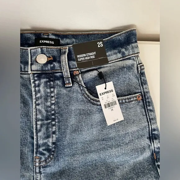 Express Modern Straight Leg Super High Rise Distressed Blue Jeans Women’s 2S NWT