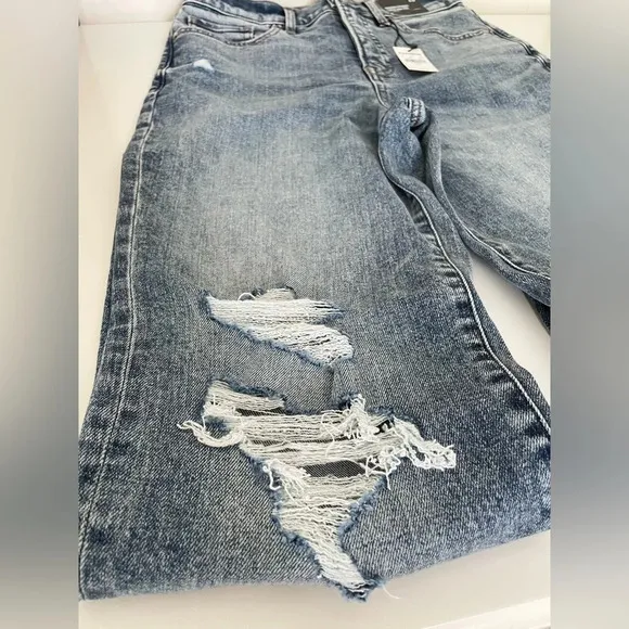 Express Modern Straight Leg Super High Rise Distressed Blue Jeans Women’s 2S NWT