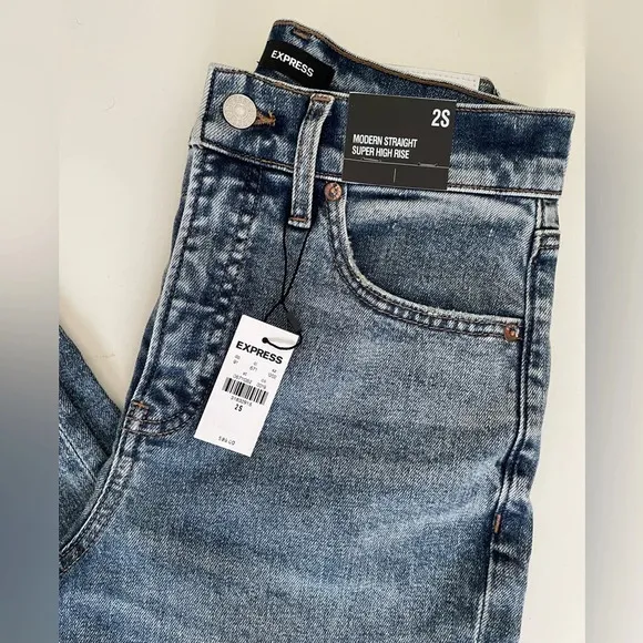 Express Modern Straight Leg Super High Rise Distressed Blue Jeans Women’s 2S NWT