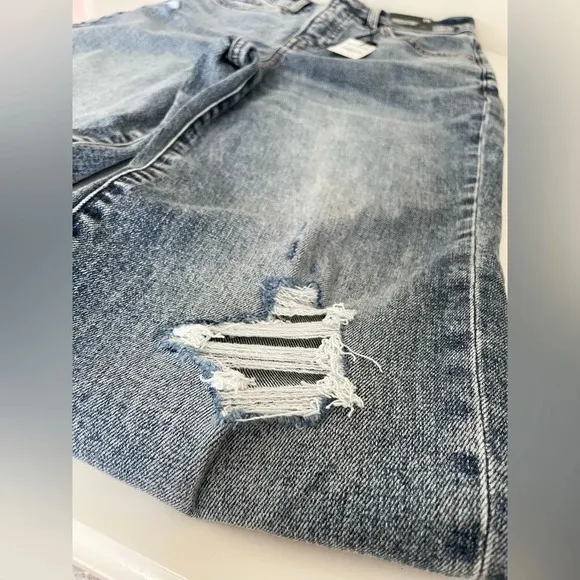 Express Modern Straight Leg Super High Rise Distressed Blue Jeans Women’s 2S NWT