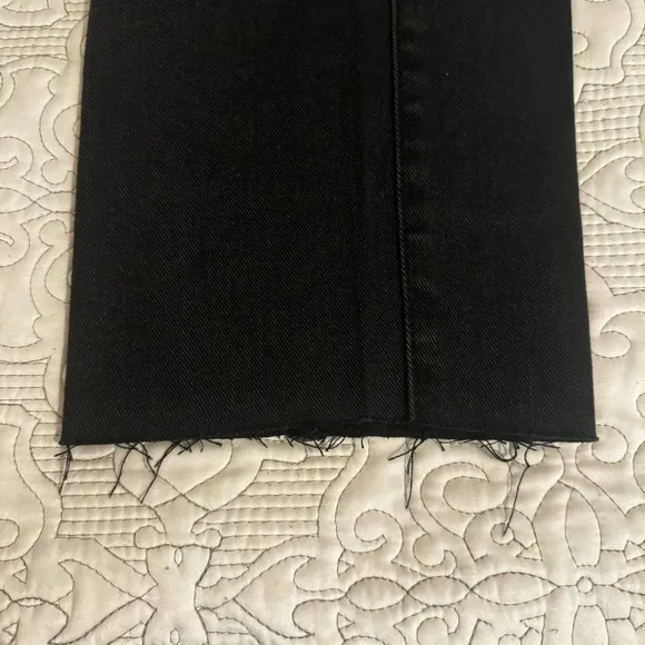 Express Super High Waisted Black Ripped Straight Denim/Jeans Knew Cut Size 0S