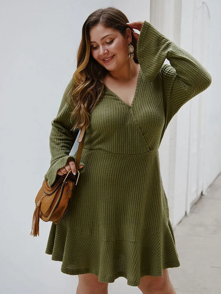 Fashion Large Size Women's Autumn and Winter Long-sleeved V-neck Knit Dress