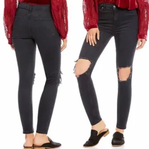Free People | ‘Busted Knee’ Black Skinny Jeans