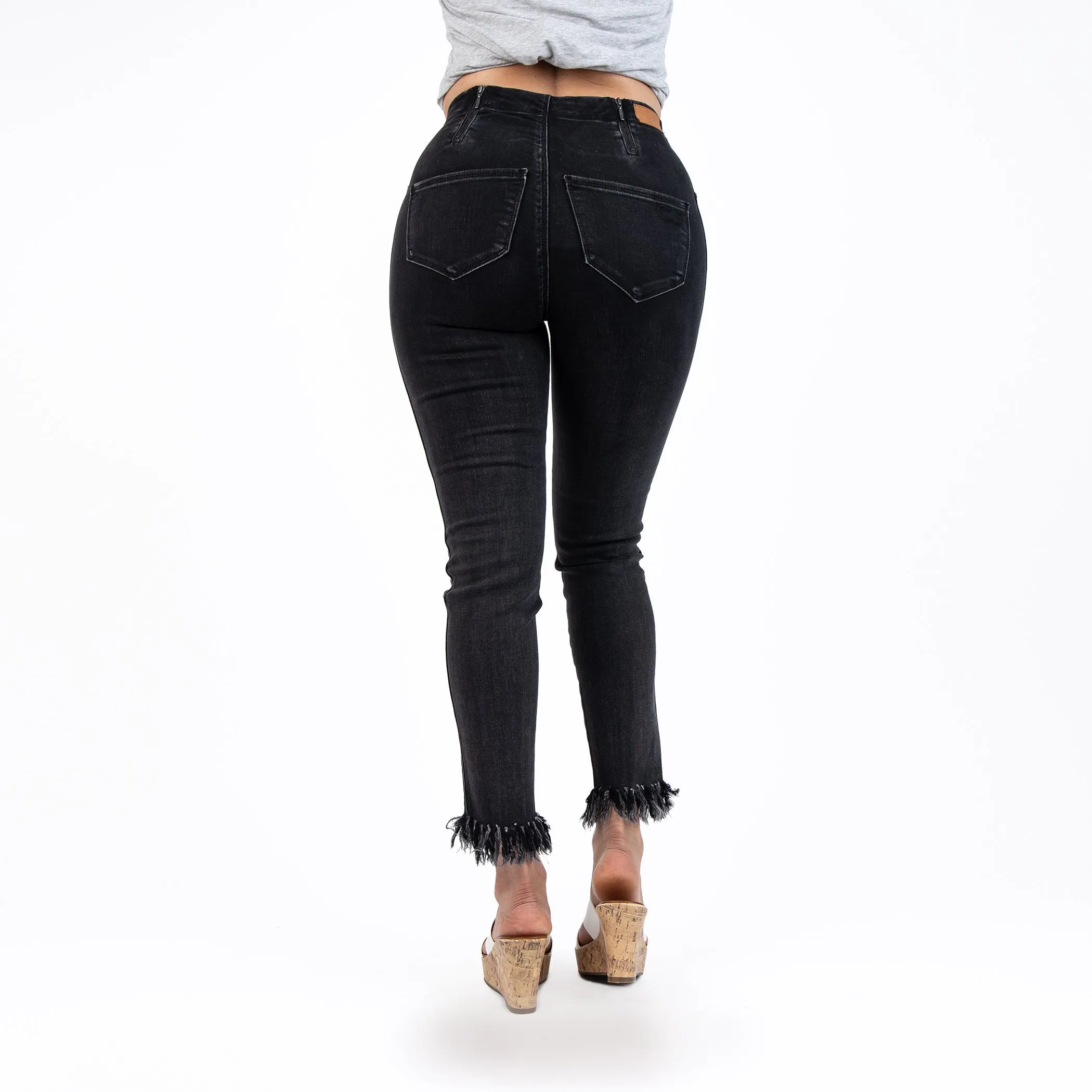 Fringed Hem Capris Jeans