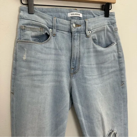 GOOD AMERICAN- Good Cuts Skinny Boyfriend Jeans Light Wash Blown Out Knees