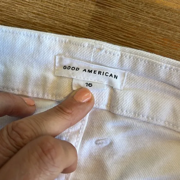 Good American Straight Leg Jeans