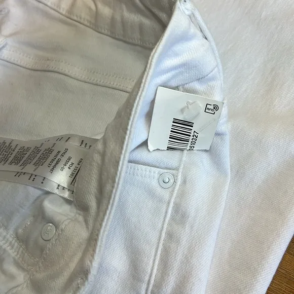 Good American Straight Leg Jeans