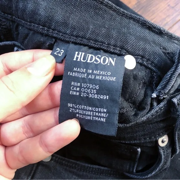 Hudson • Zoeey High Rise Ankle Straight jeans black denim cropped slim cigarette