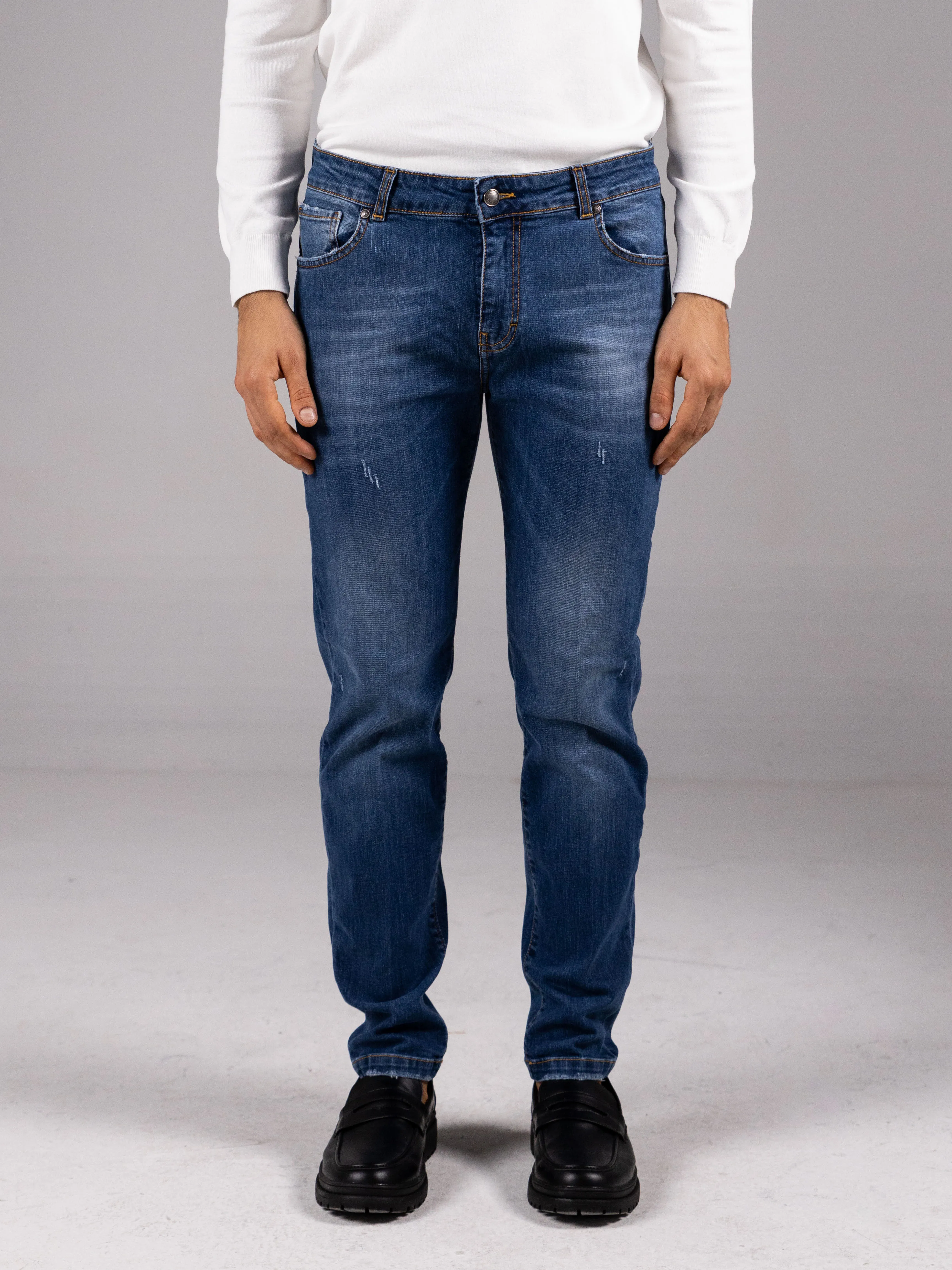 JEANS LEONE