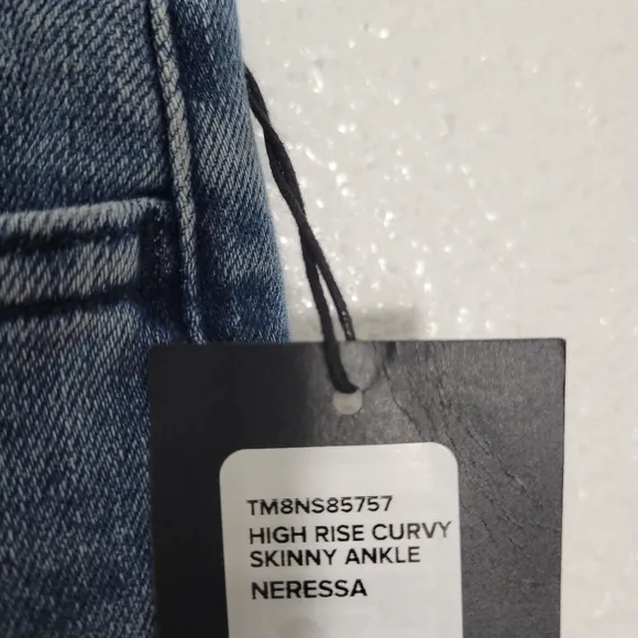 JOE'S JEANS High Rise Curvy Skinny Jeans, In Neressa, NWT Sz 29