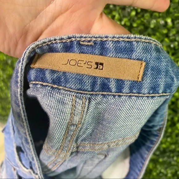 Joes ripped boyfriend jeans size 27