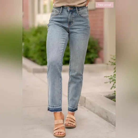 Judy Blue Mid Rise Rigid Magic Straight Leg Released Hem Jeans Regular Plus NEW
