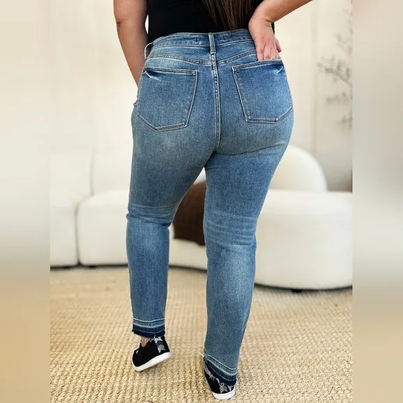 Judy Blue Mid Rise Rigid Magic Straight Leg Released Hem Jeans Regular Plus NEW