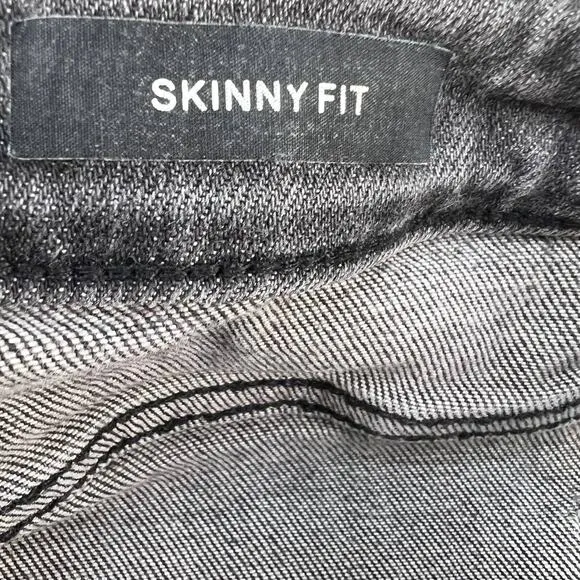 Judy Blue Women's Skinny Jeans Size 9/29 Black Button Fly Raw Hem Distressed