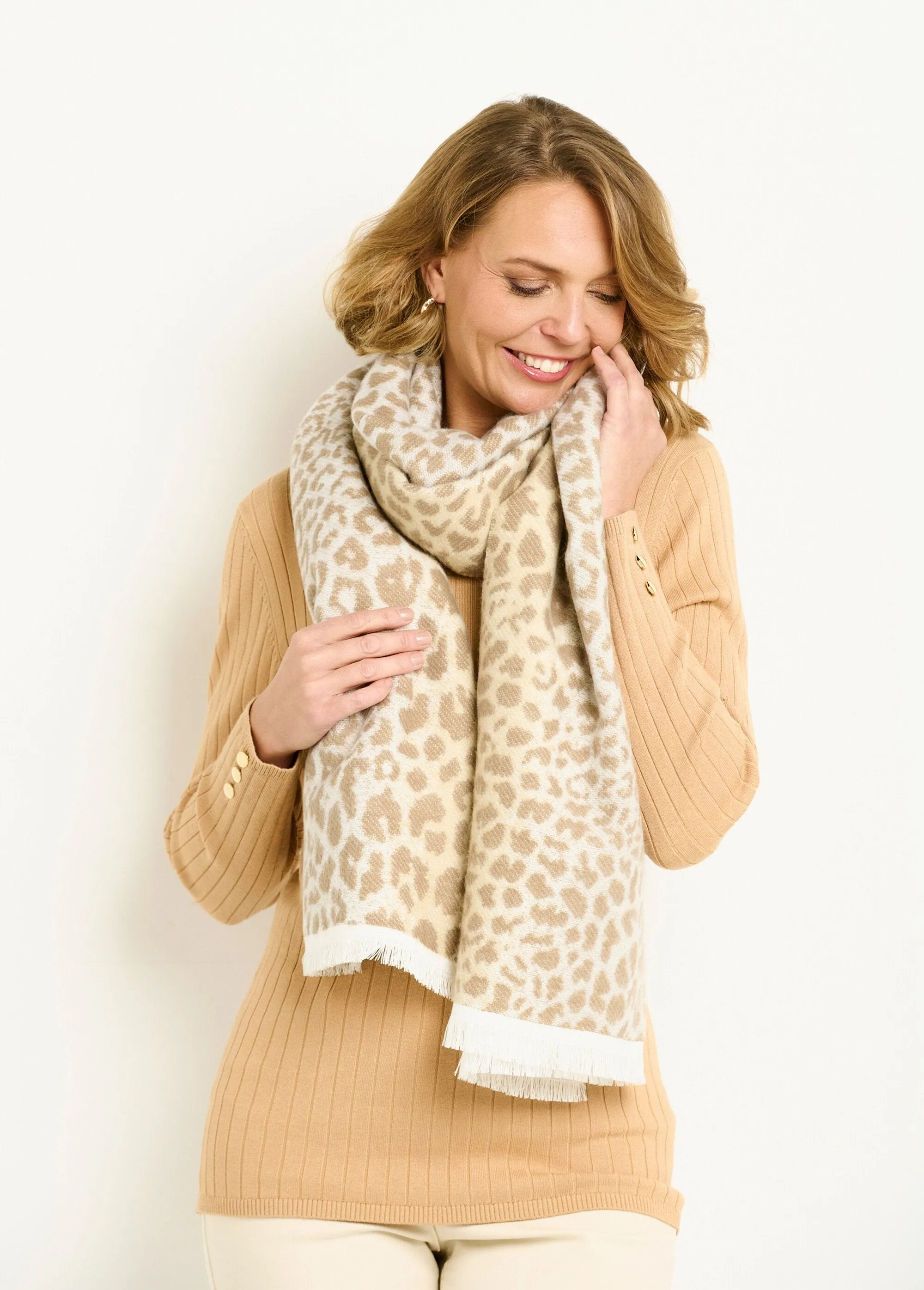 Large warm gradient leopard scarf