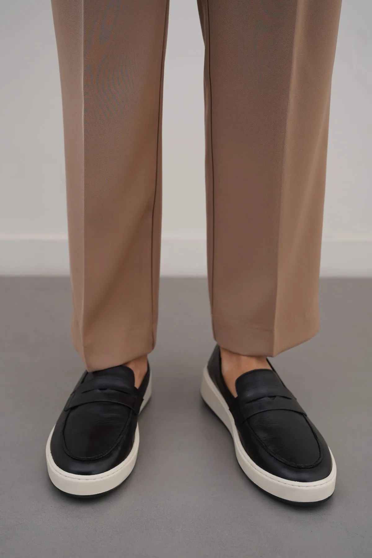 LEATHER SLIP-ON LOAFERS