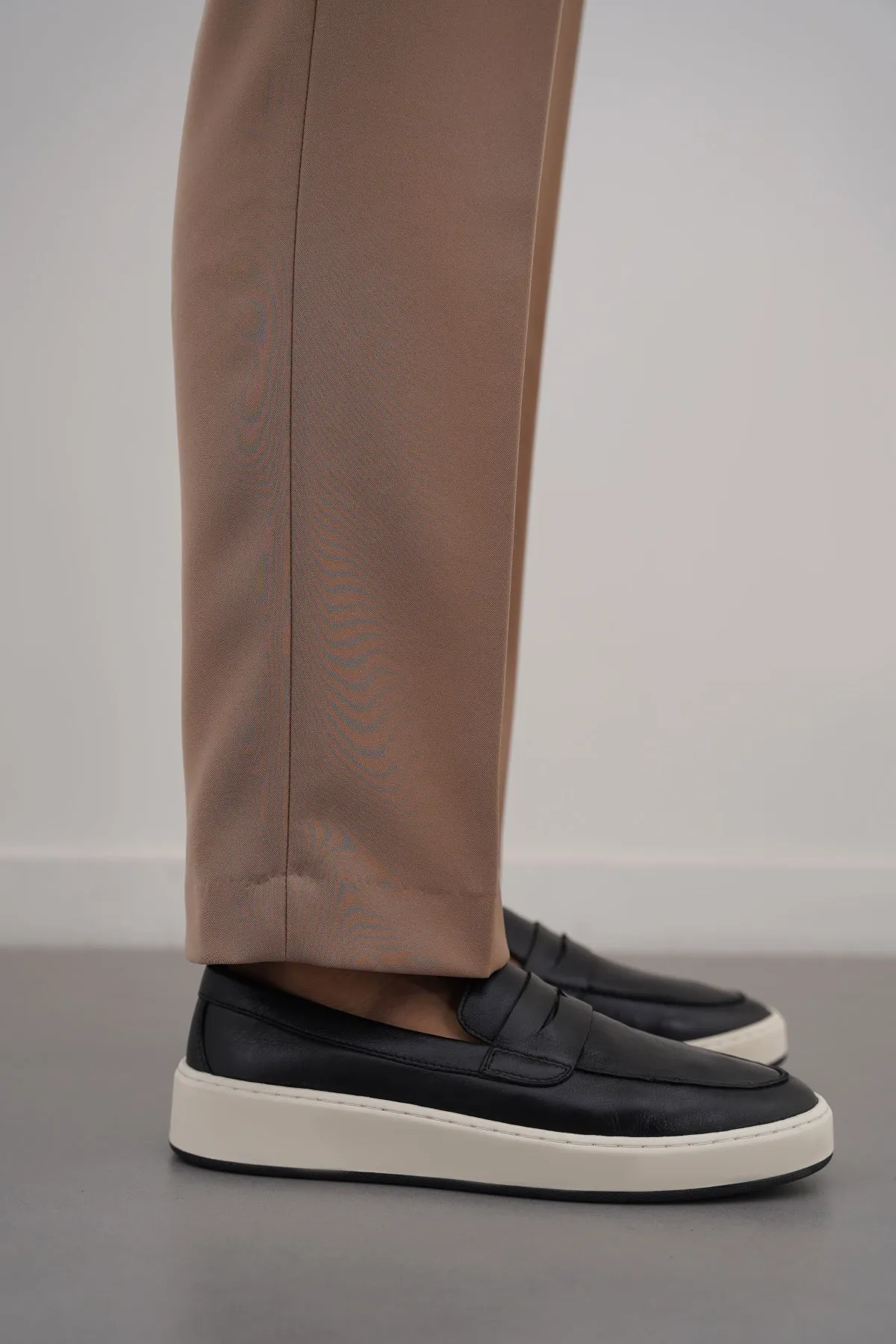 LEATHER SLIP-ON LOAFERS