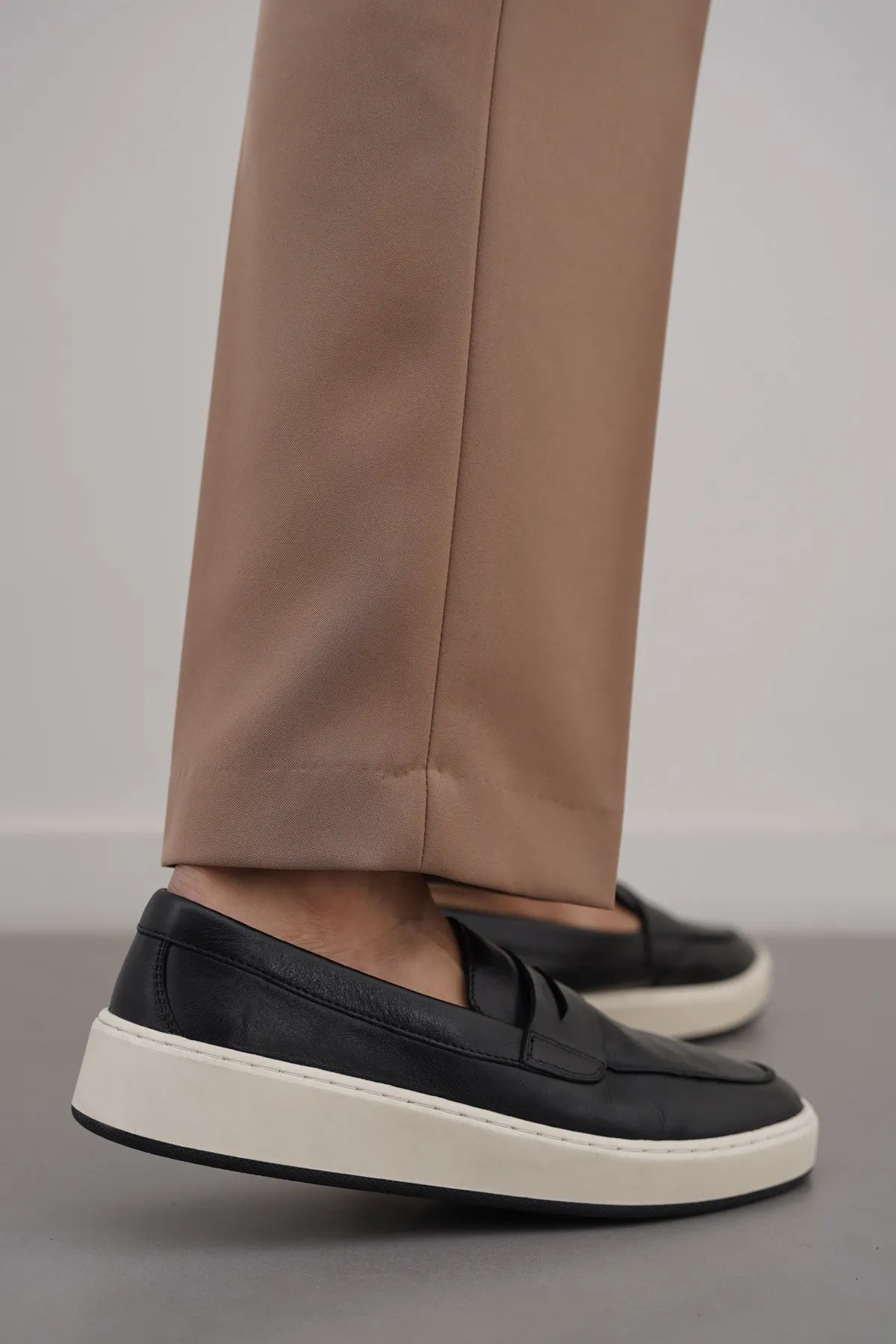 LEATHER SLIP-ON LOAFERS