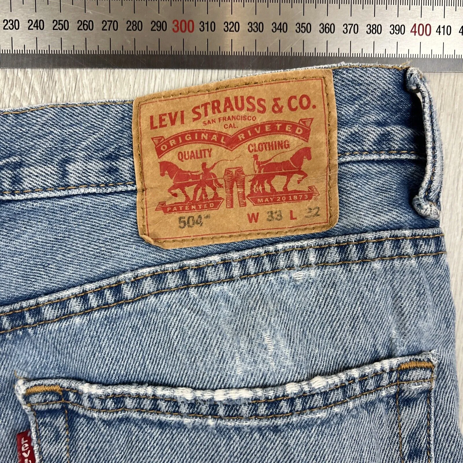 Levis 504 Mens Regular Straight Blue Denim Jeans Size 33