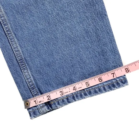 Levi’s Jeans Women’s Size 27 Low Pro Straight Distressed Medium Wash Blue Pants