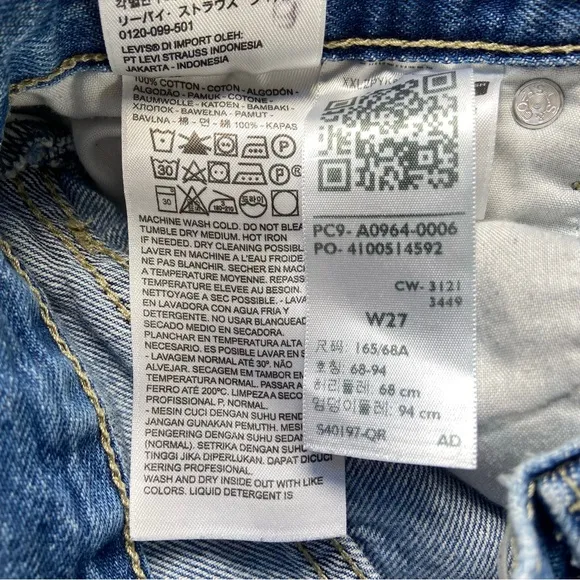 Levi’s Jeans Women’s Size 27 Low Pro Straight Distressed Medium Wash Blue Pants