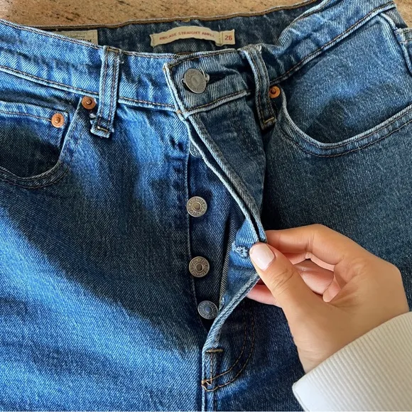Levi’s Ribcage Straight Ankle Jeans Medium Wash