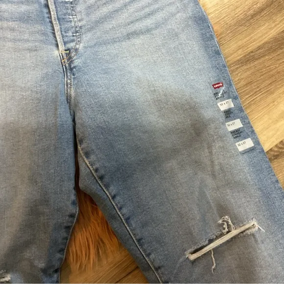 Levi’s Ribcage Straight Leg Ankle Jeans Size 32 NWT
