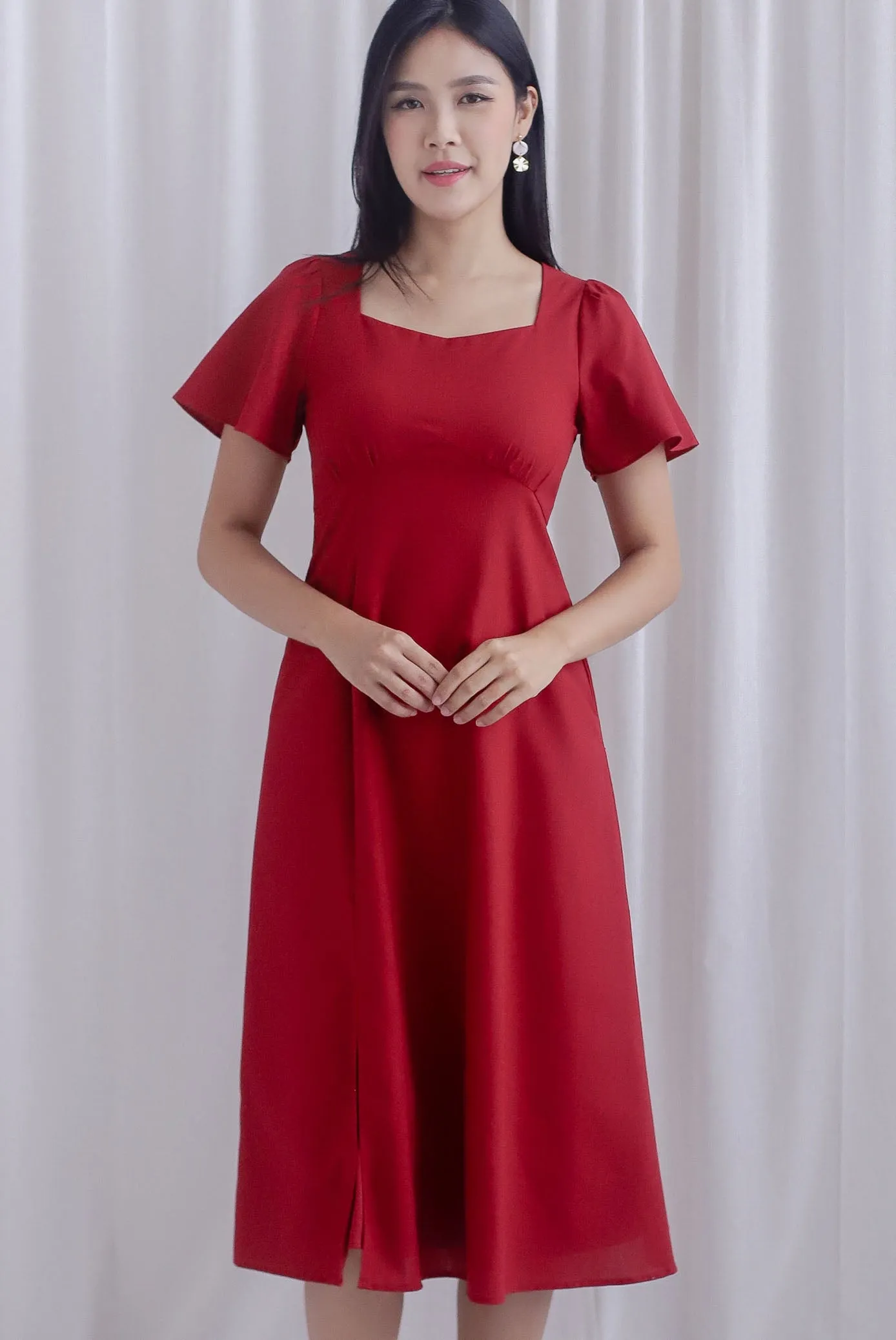 Lorelei Flutter Sleeve Slit Midi Dress In Wine Red