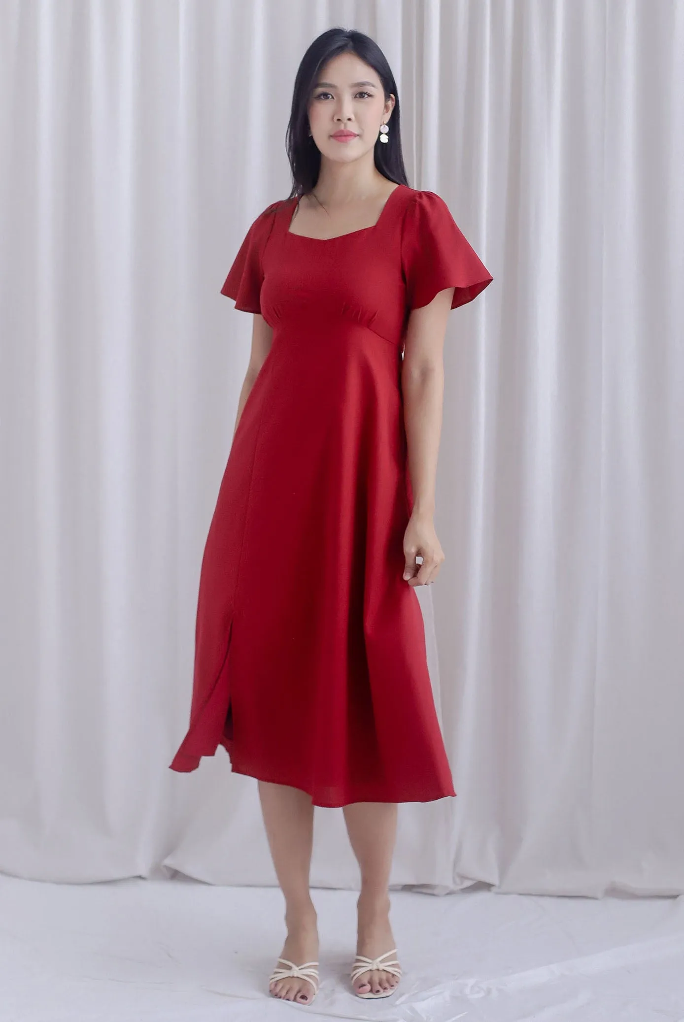 Lorelei Flutter Sleeve Slit Midi Dress In Wine Red